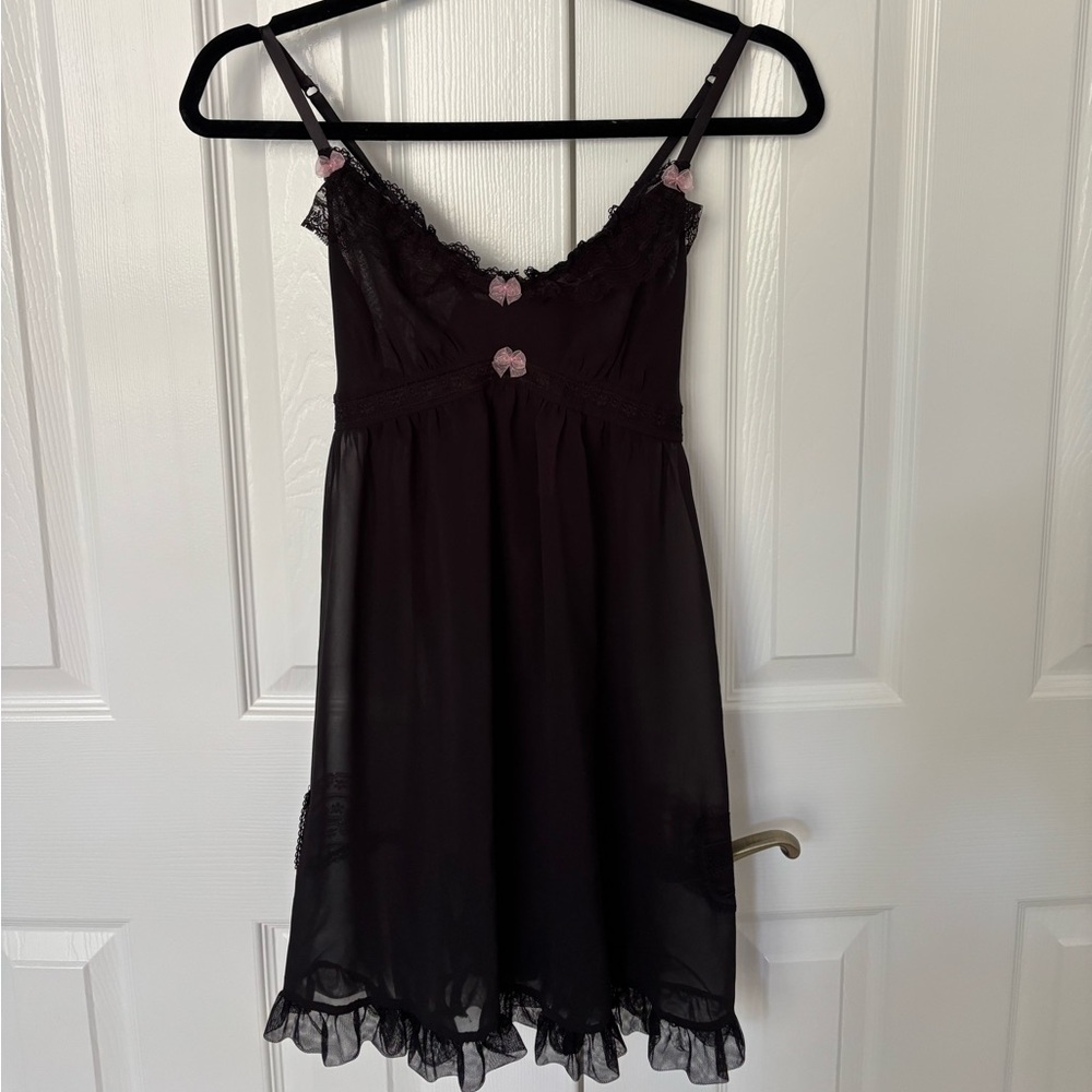 Betsy Johnson Intimates black night gown medium tie back babydoll coquette Y2K